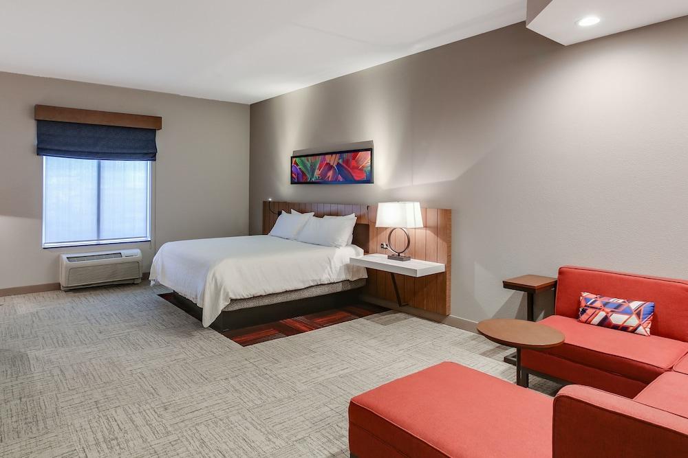 Hilton Garden Hotel 3*